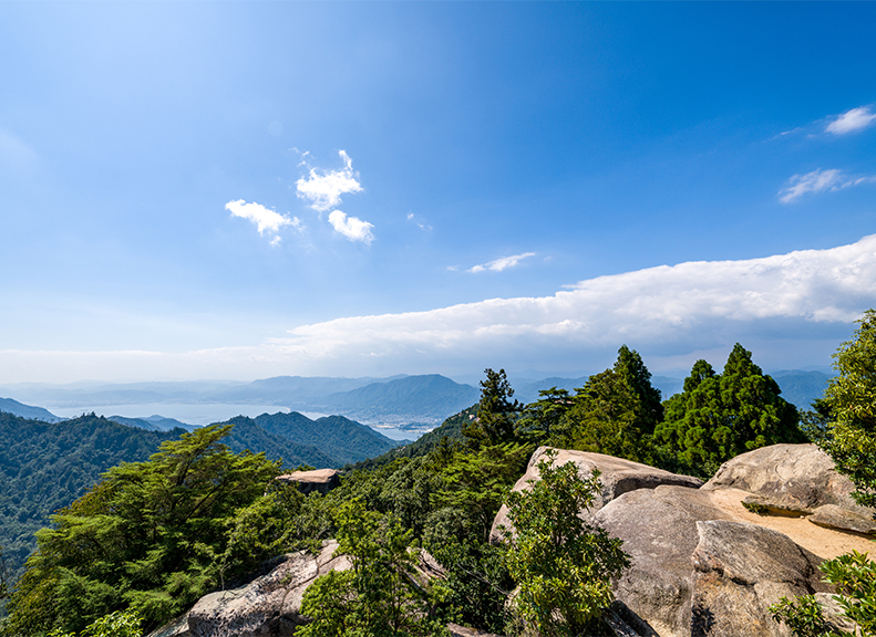 Climbing Mt. MisenEnjoy historical heritage and spectacular views