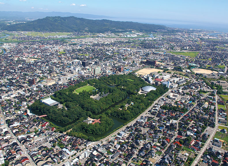 Related to the Kaga Maeda familyTakaoka Castle Park