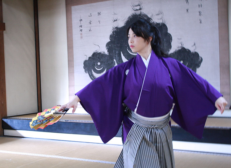 Experience the Art of Fan Dance  Using a Japanese Folding Fan