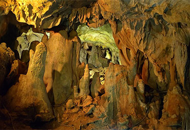 Miyama Cave, Gujohachiman