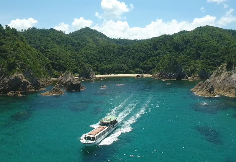 Uradome Coast Island Tour Boat