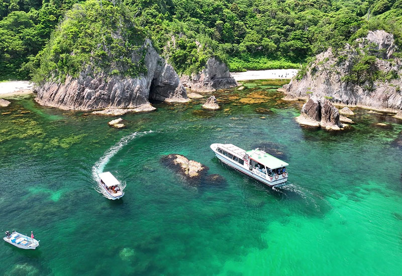 Uradome Coast Island Tour Boat