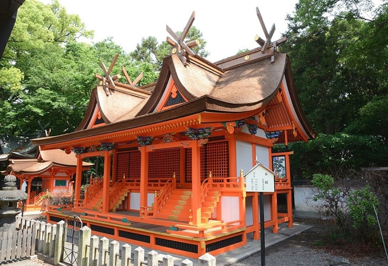 泉穴師神社